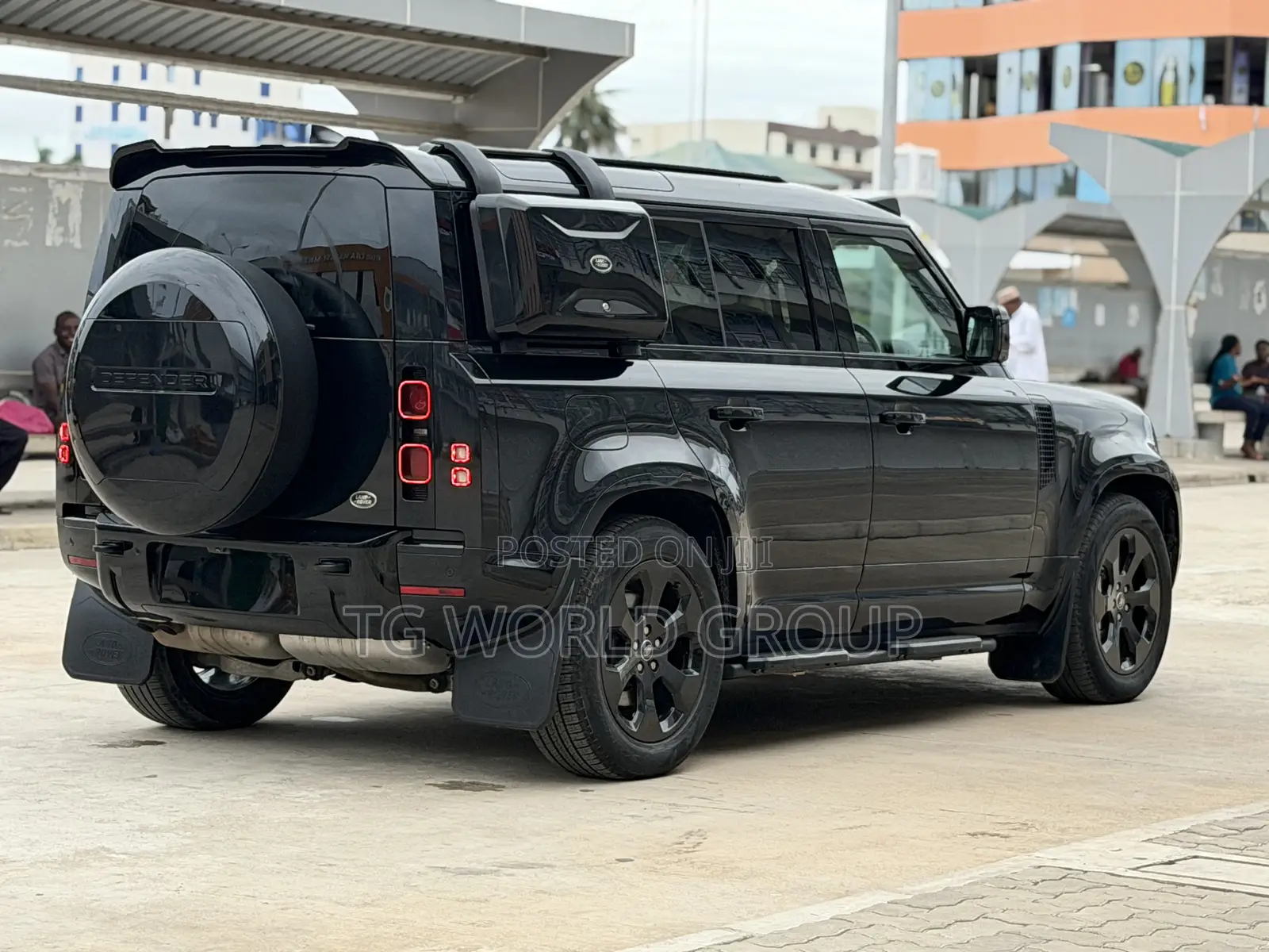 Land Rover Defender X-Dynamic SE 2023 Black