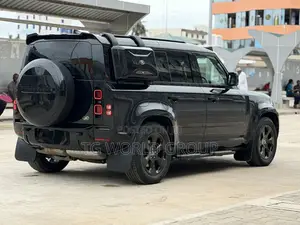 Land Rover Defender X-Dynamic SE 2023 Black