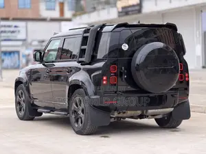 Land Rover Defender X-Dynamic SE 2023 Black