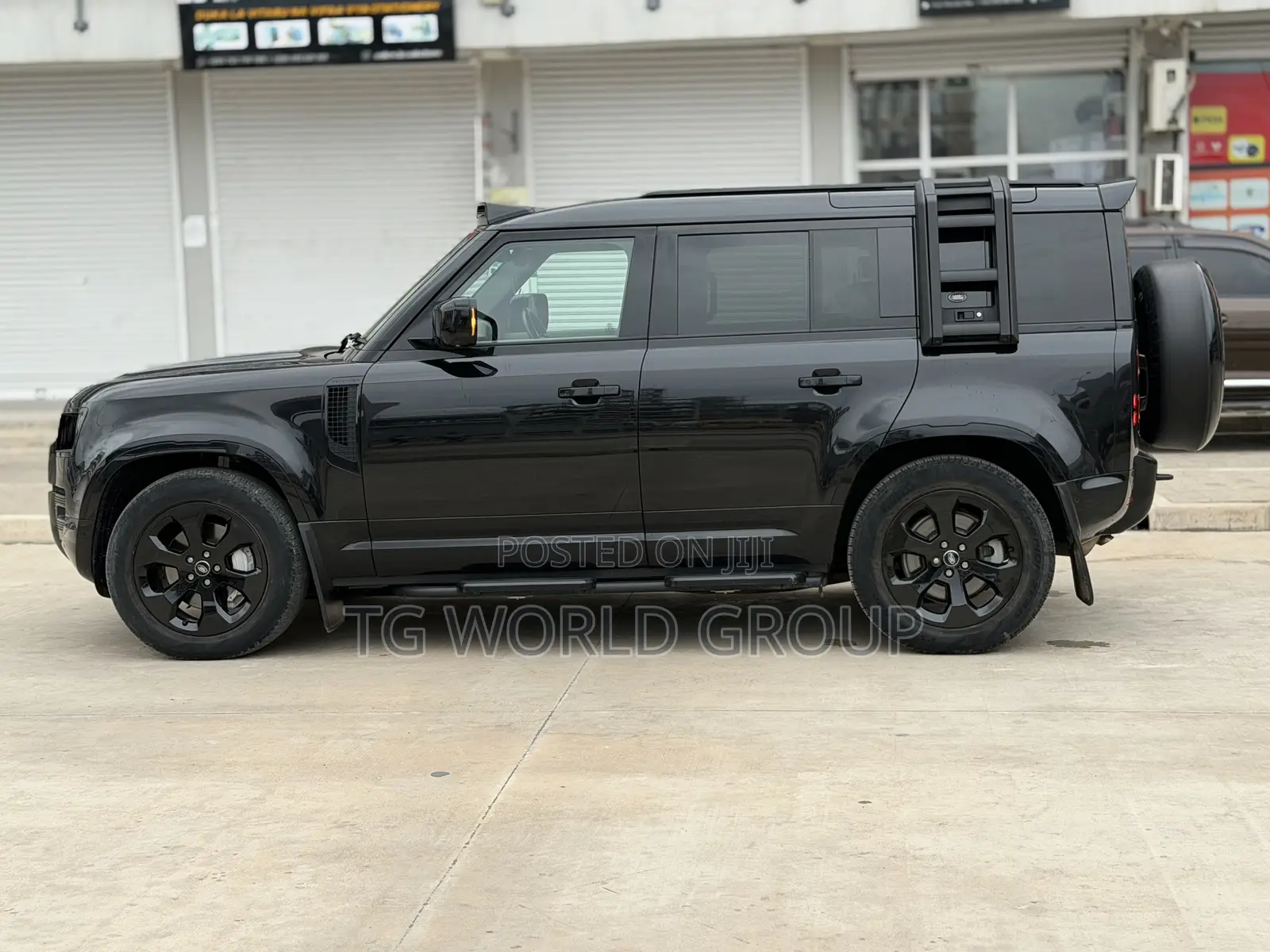 Land Rover Defender X-Dynamic SE 2023 Black