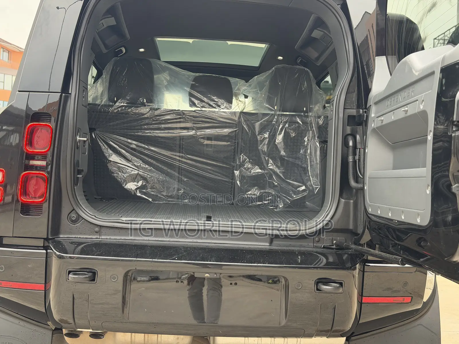 Land Rover Defender X-Dynamic SE 2023 Black