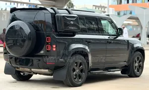 Land Rover Defender X-Dynamic SE 2023 Matt Black