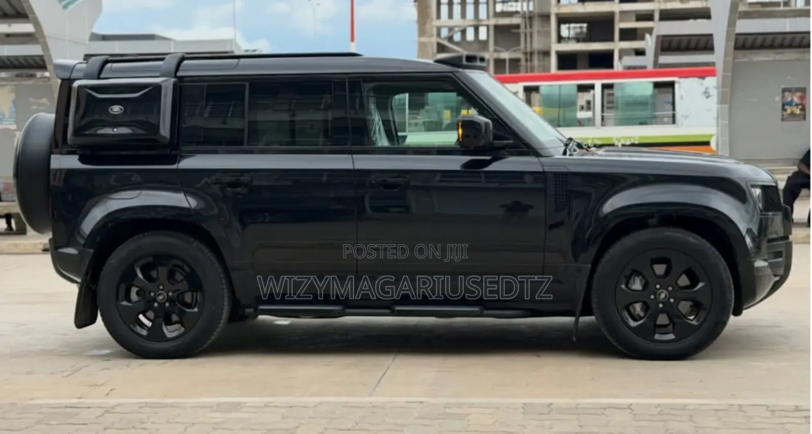 Land Rover Defender X-Dynamic SE 2023 Matt Black