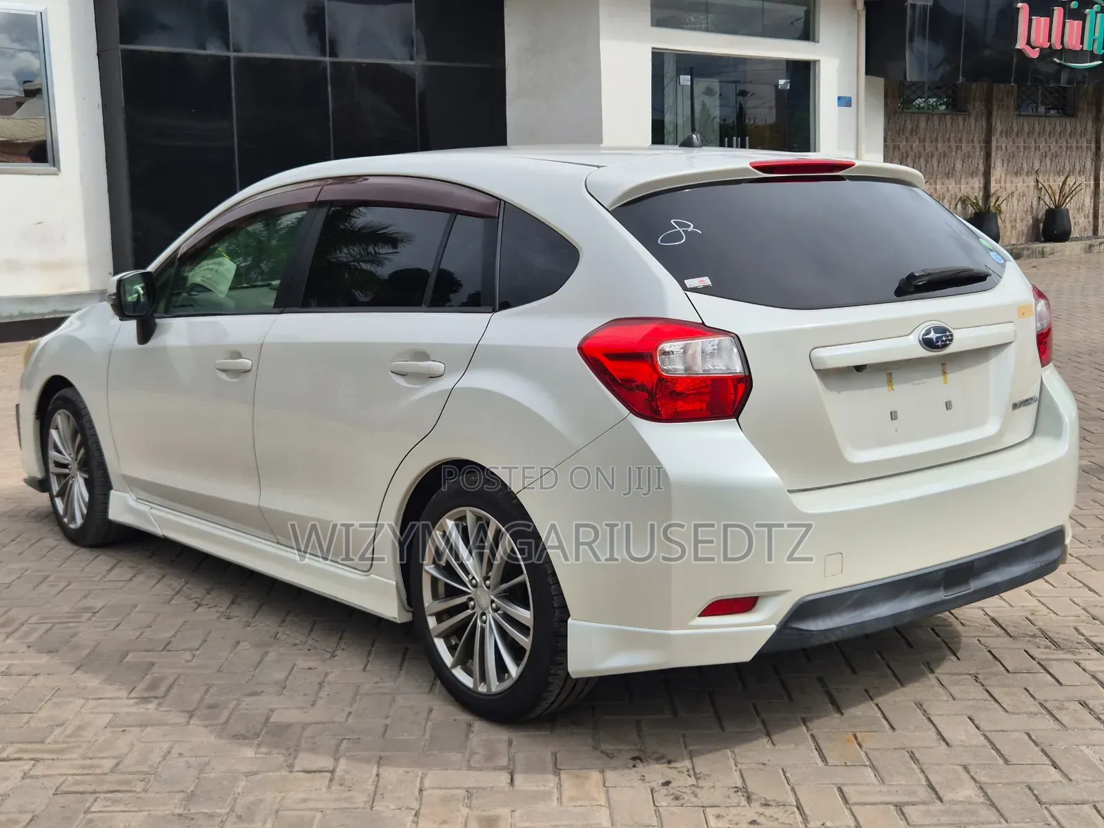 Subaru Impreza 2.0i 5-dr 2013 Beige