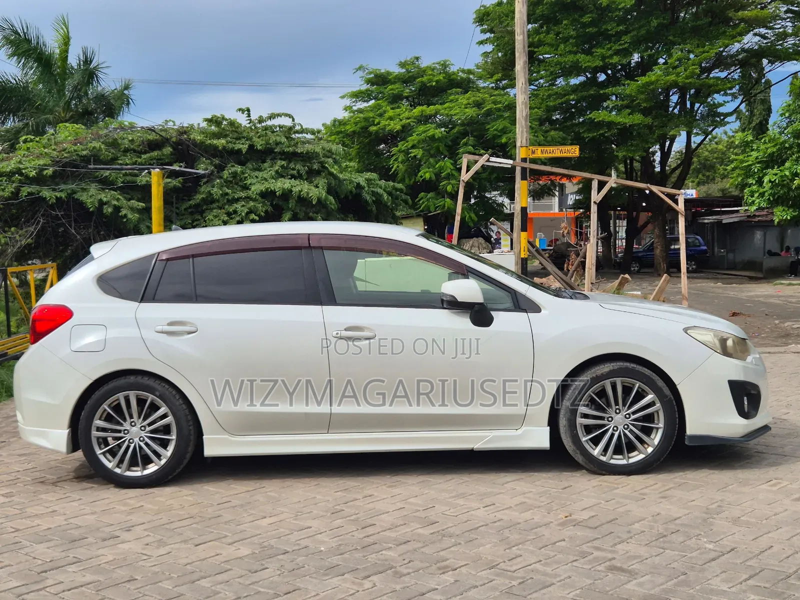 Subaru Impreza 2.0i 5-dr 2013 Beige