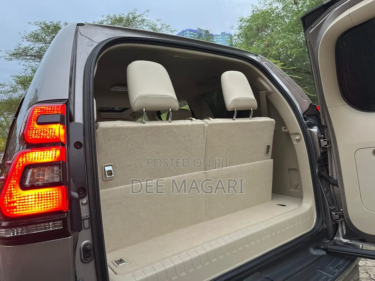 Toyota Land Cruiser Prado 2023 Gray