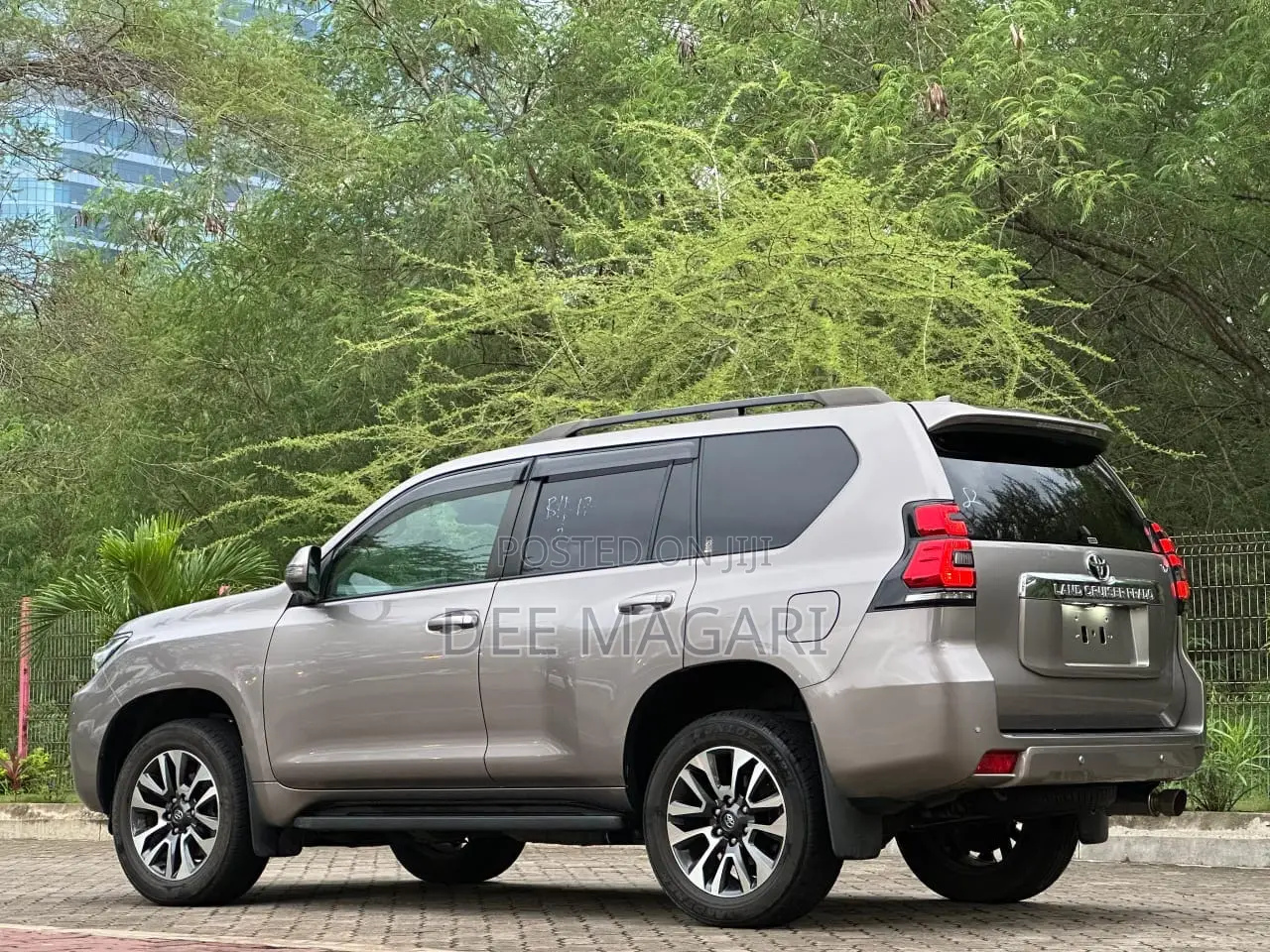 Toyota Land Cruiser Prado 2023 Gray