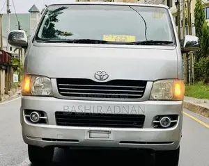 Toyota HiAce 2005 Silver