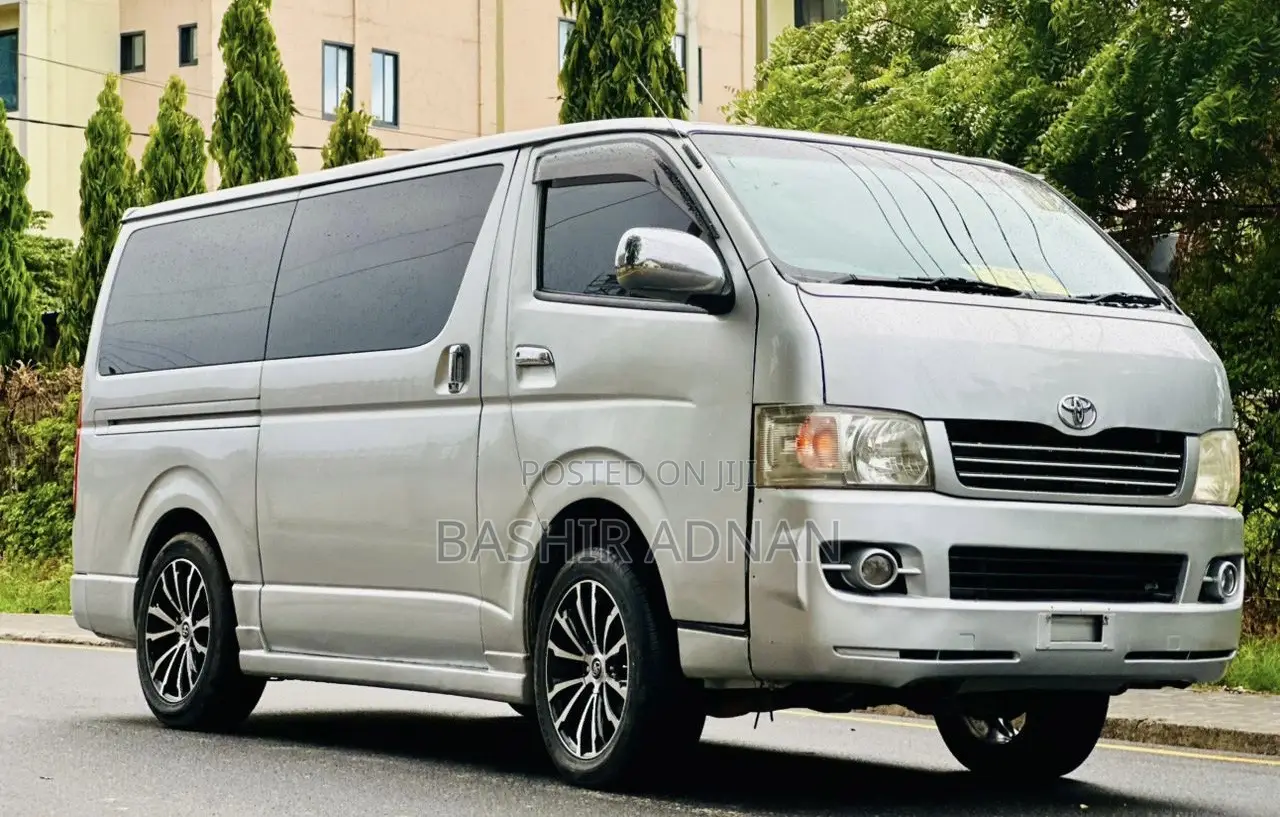 Toyota HiAce 2005 Silver