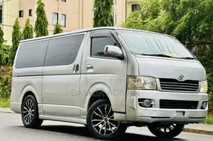 Toyota HiAce 2005 Silver