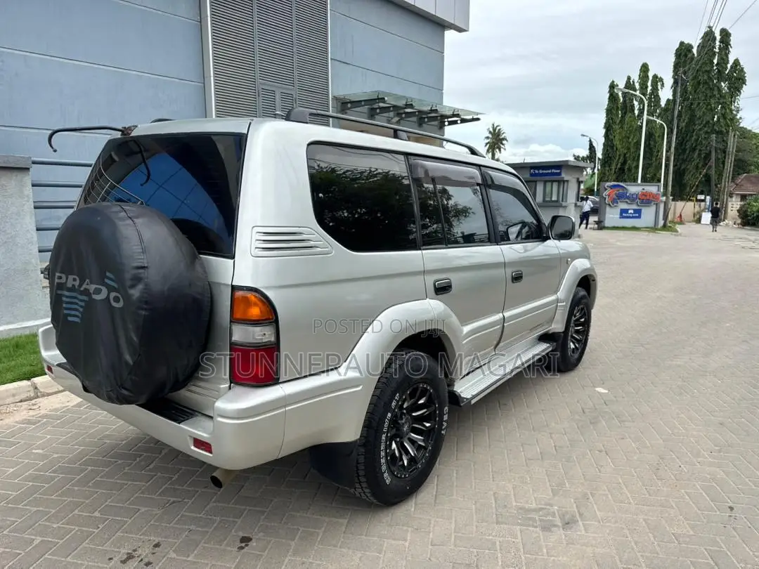 Toyota Land Cruiser Prado 2002 Silver
