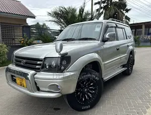 Toyota Land Cruiser Prado 2000 Silver