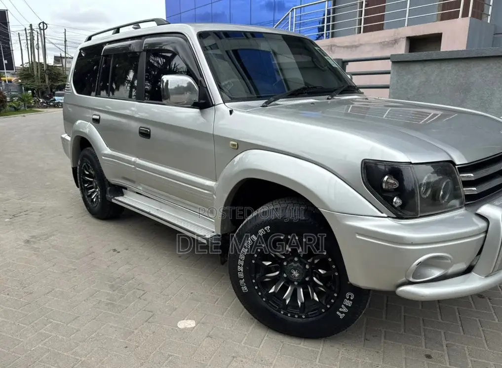 Toyota Land Cruiser Prado 2000 Silver