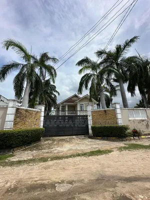 4bdrm Block of Flats in Mchakama Real Estate, Kunduchi for sale