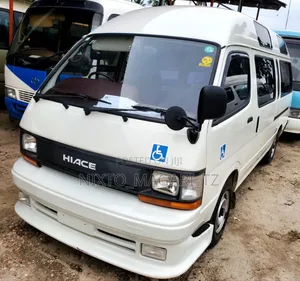 Toyota HiAce 2002 White