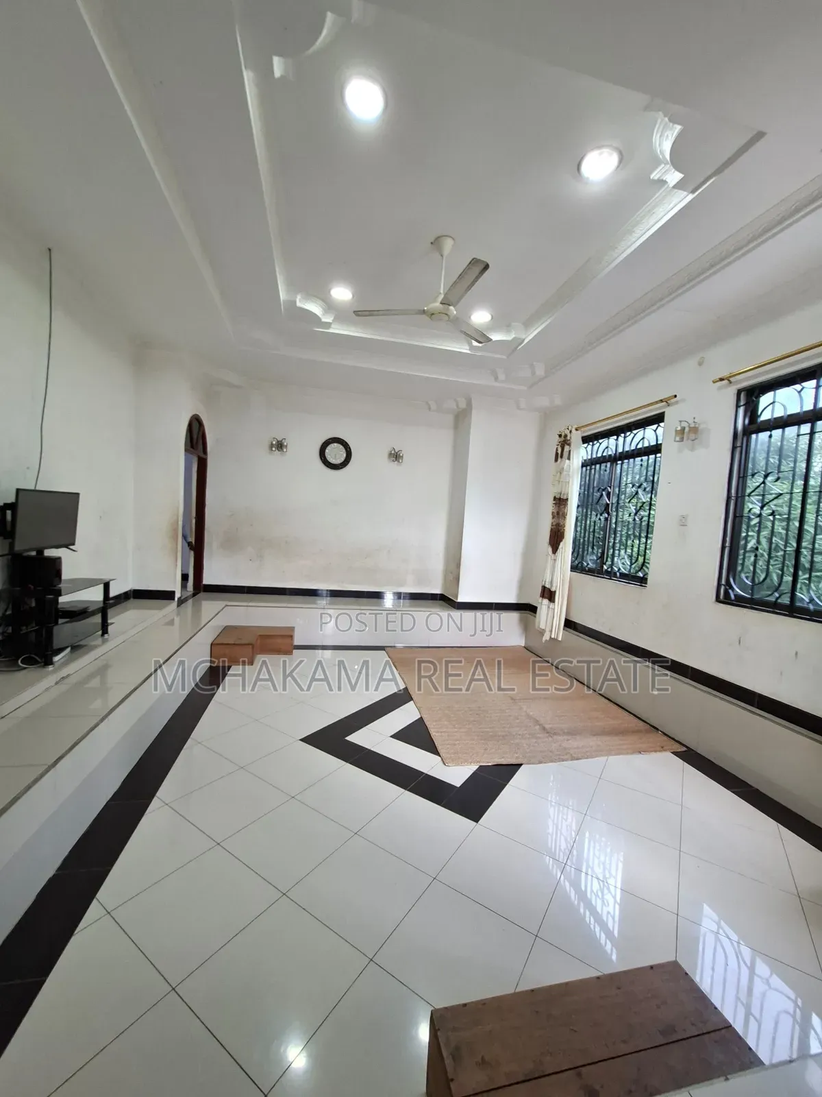 4bdrm Block of Flats in Mchakama Real Estate, Kunduchi for sale