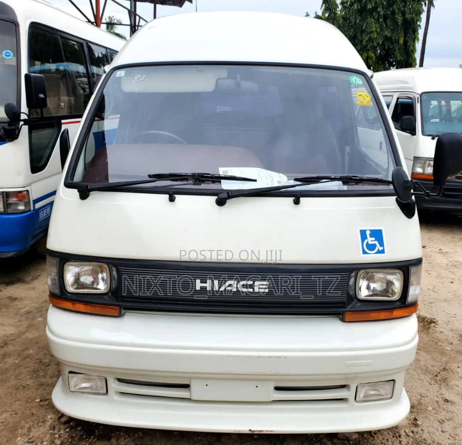 Toyota HiAce 2002 White