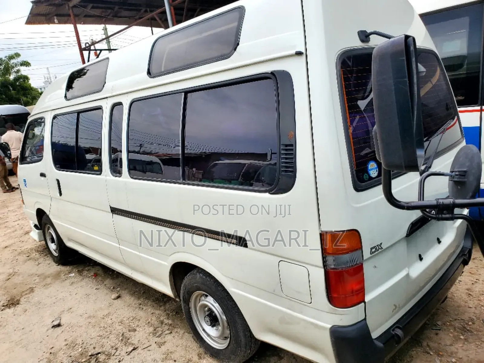 Toyota HiAce 2002 White