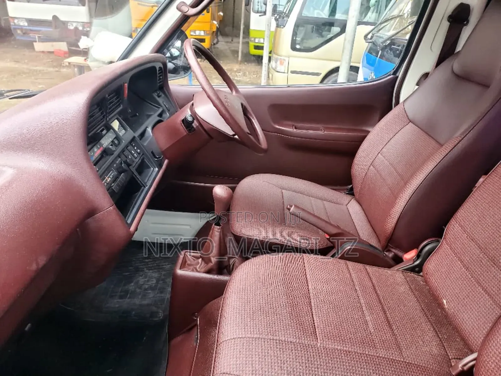Toyota HiAce 2002 White