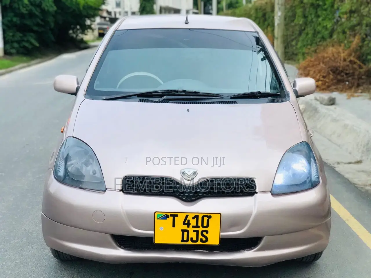 Toyota Vitz 2005 Silver