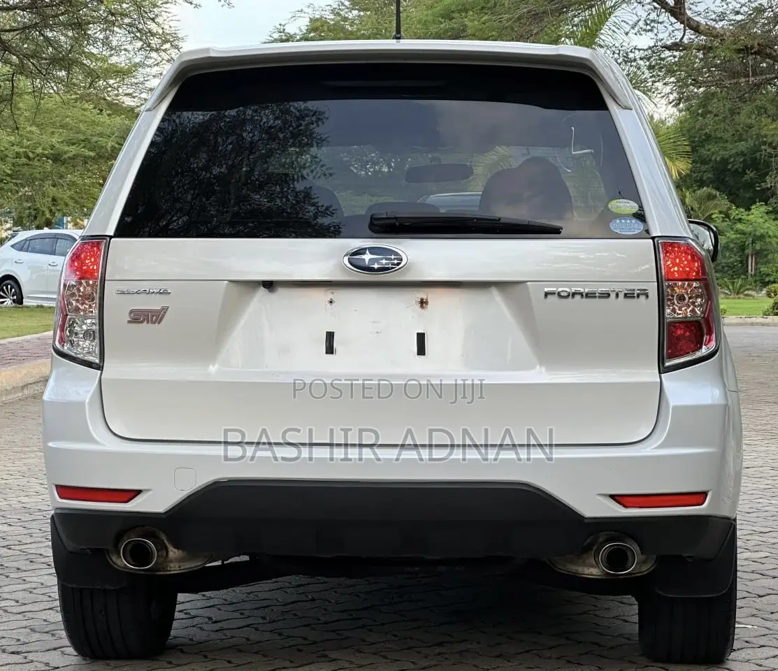 Subaru Forester 2011 Off white
