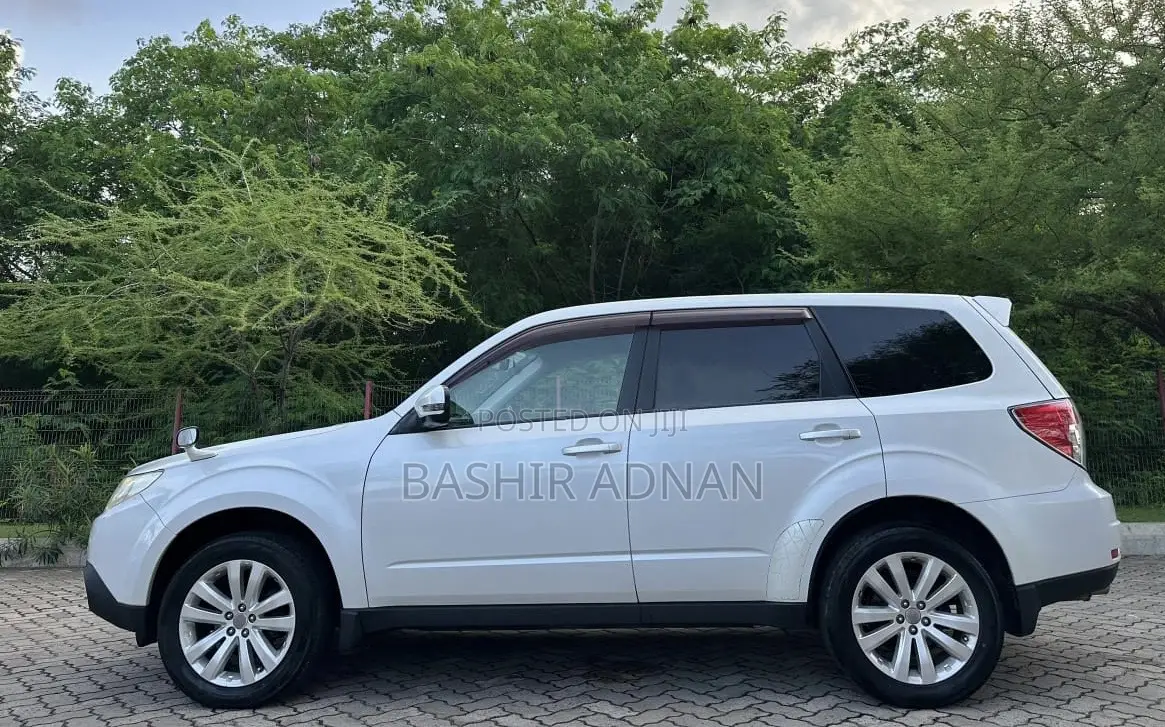 Subaru Forester 2011 Off white