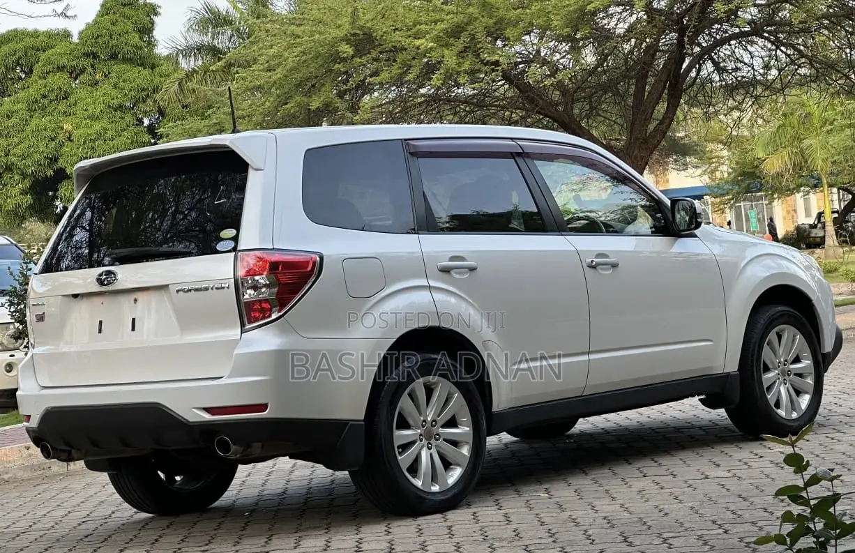 Subaru Forester 2011 Off white