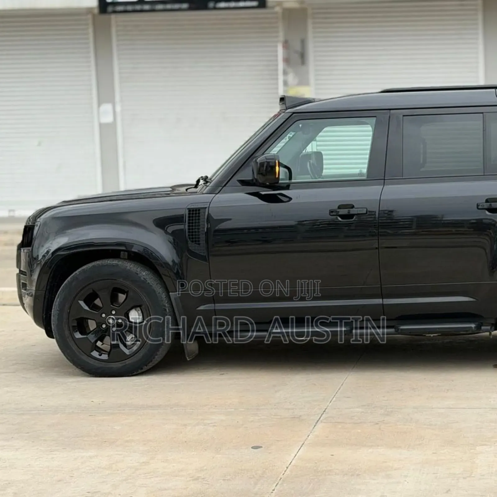 New Land Rover Discovery 2023 Black