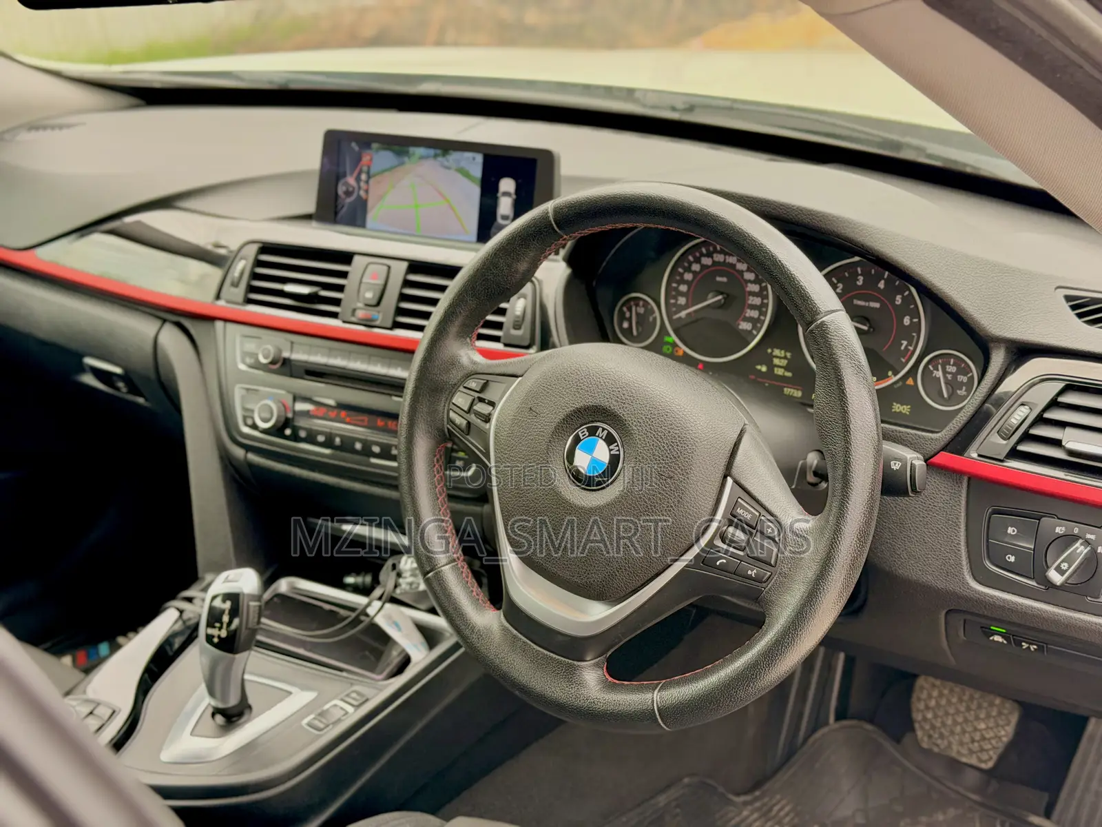 BMW 320i Sedan RWD 2014 White