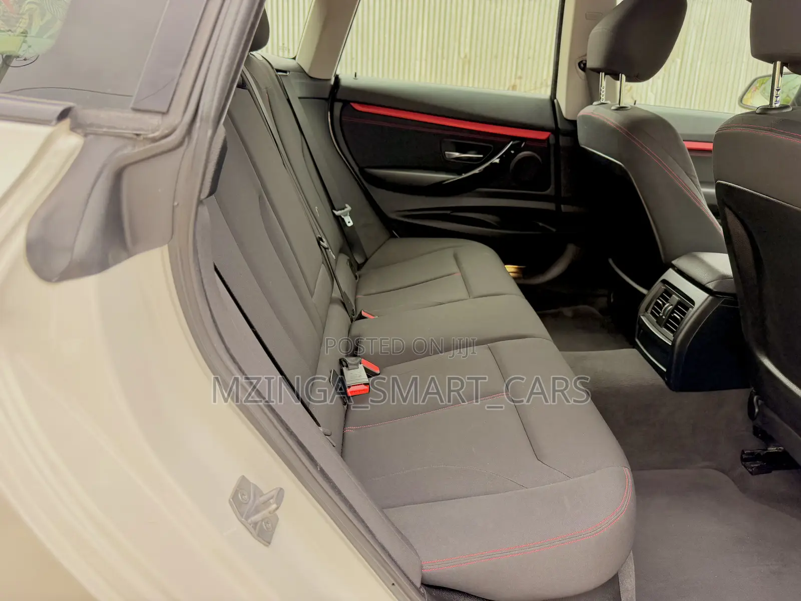 BMW 320i Sedan RWD 2014 White