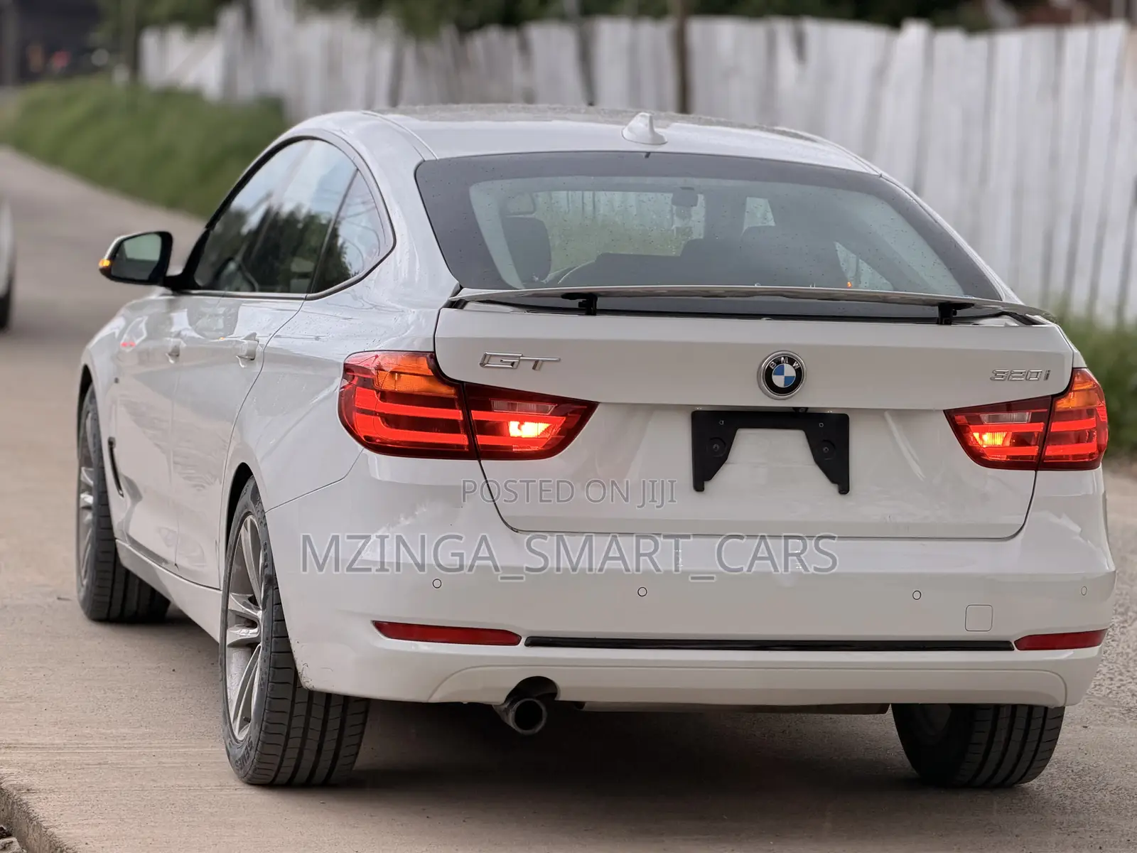 BMW 320i Sedan RWD 2014 White