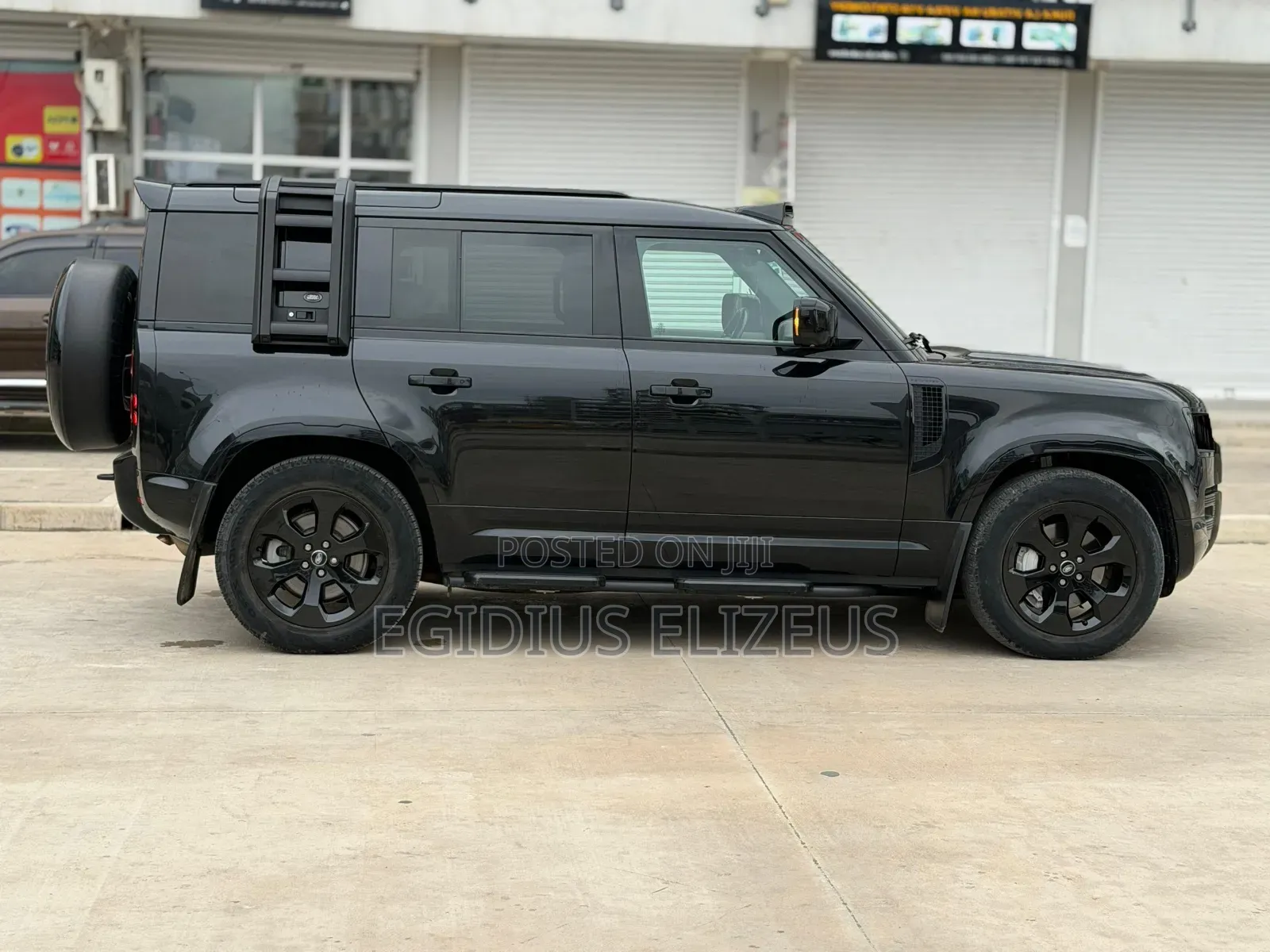 Land Rover Defender 2023 Black