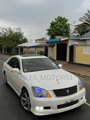 Toyota Crown 2006 White