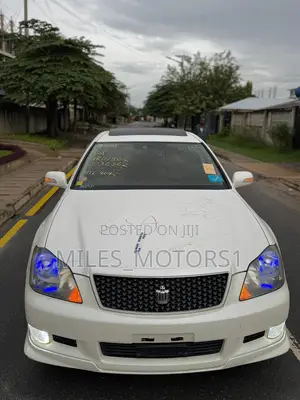 Toyota Crown 2006 White