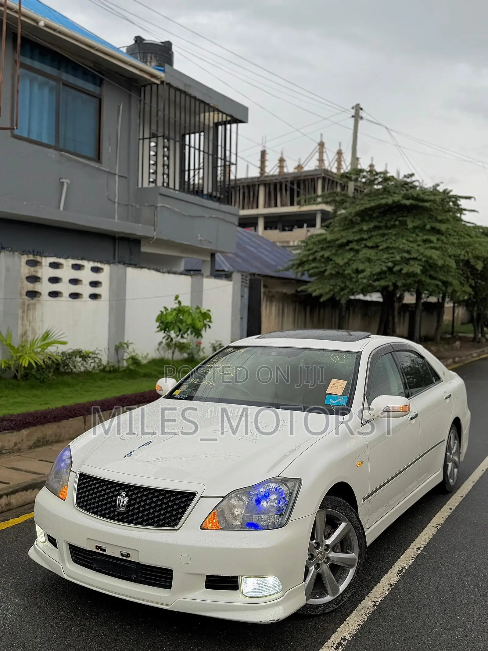 Toyota Crown 2006 White