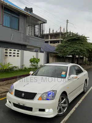 Toyota Crown 2006 White