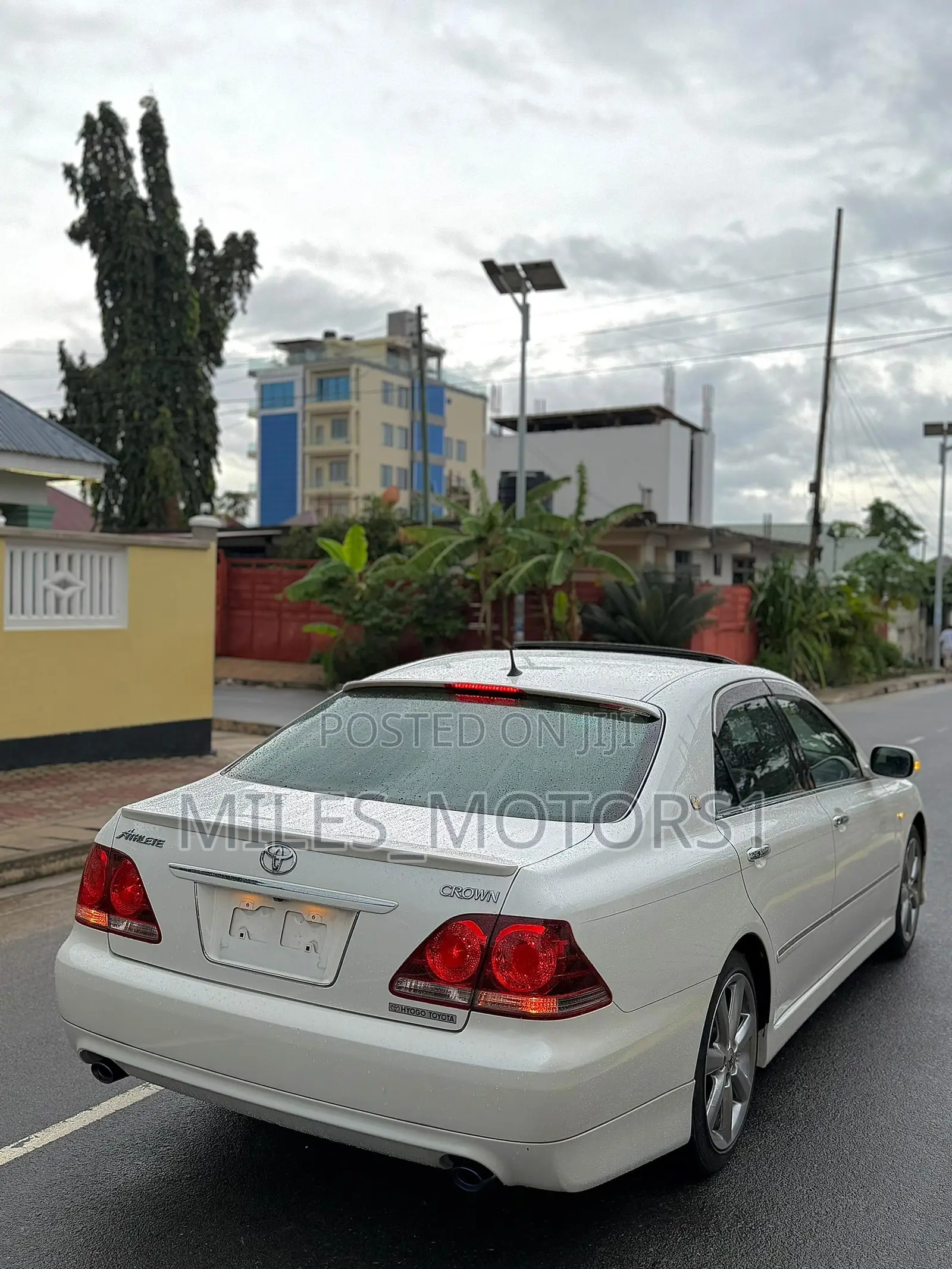 Toyota Crown 2006 White