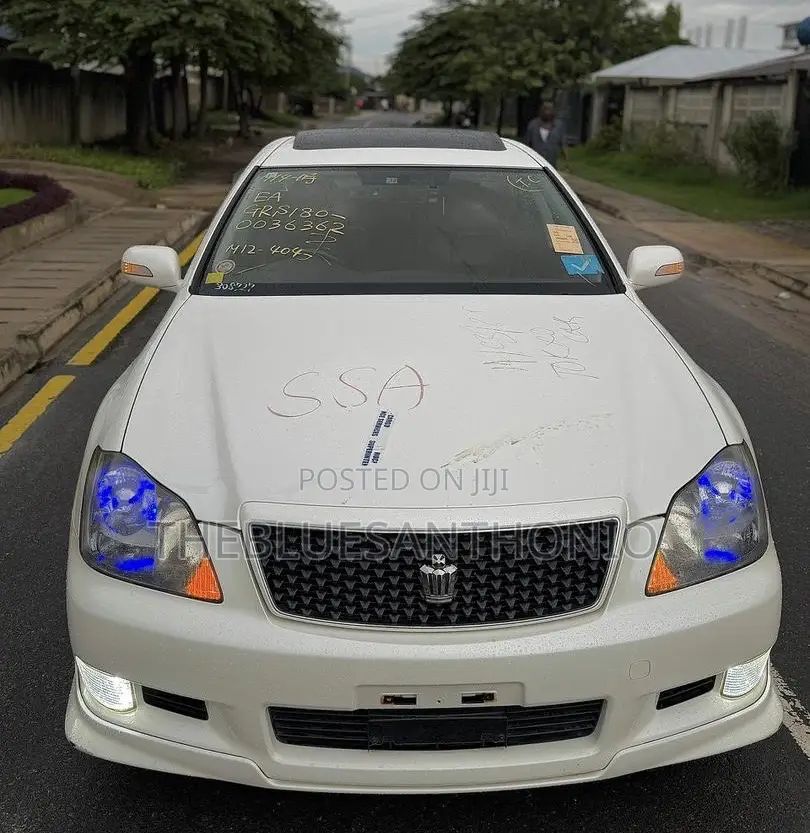 Toyota Crown 2006 White