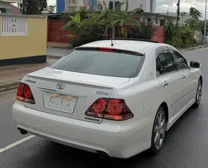 Toyota Crown 2006 White