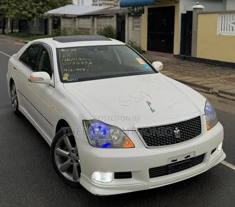 Toyota Crown 2006 White