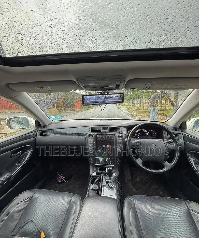 Toyota Crown 2006 White