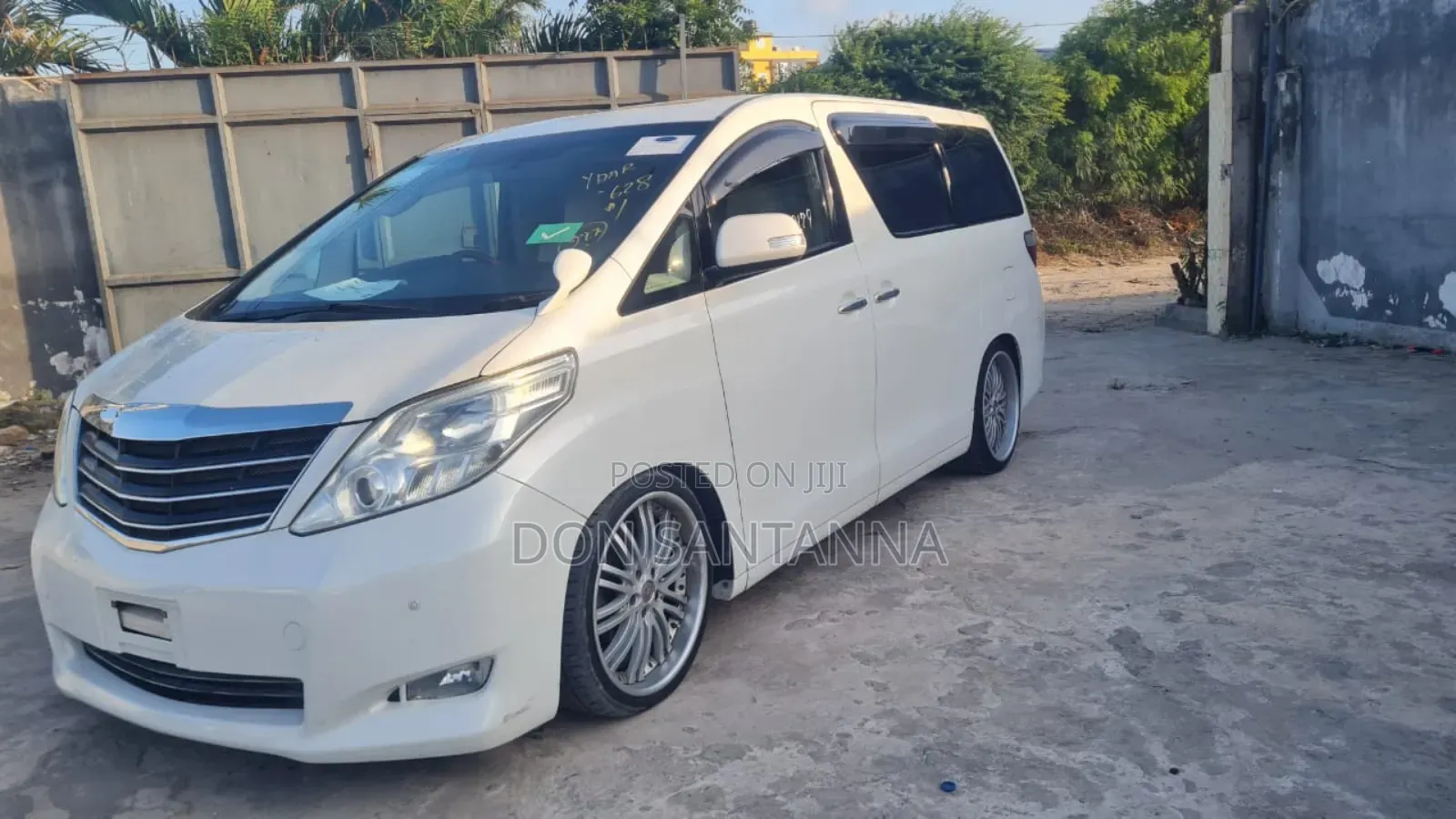 Toyota Alphard 2010 White