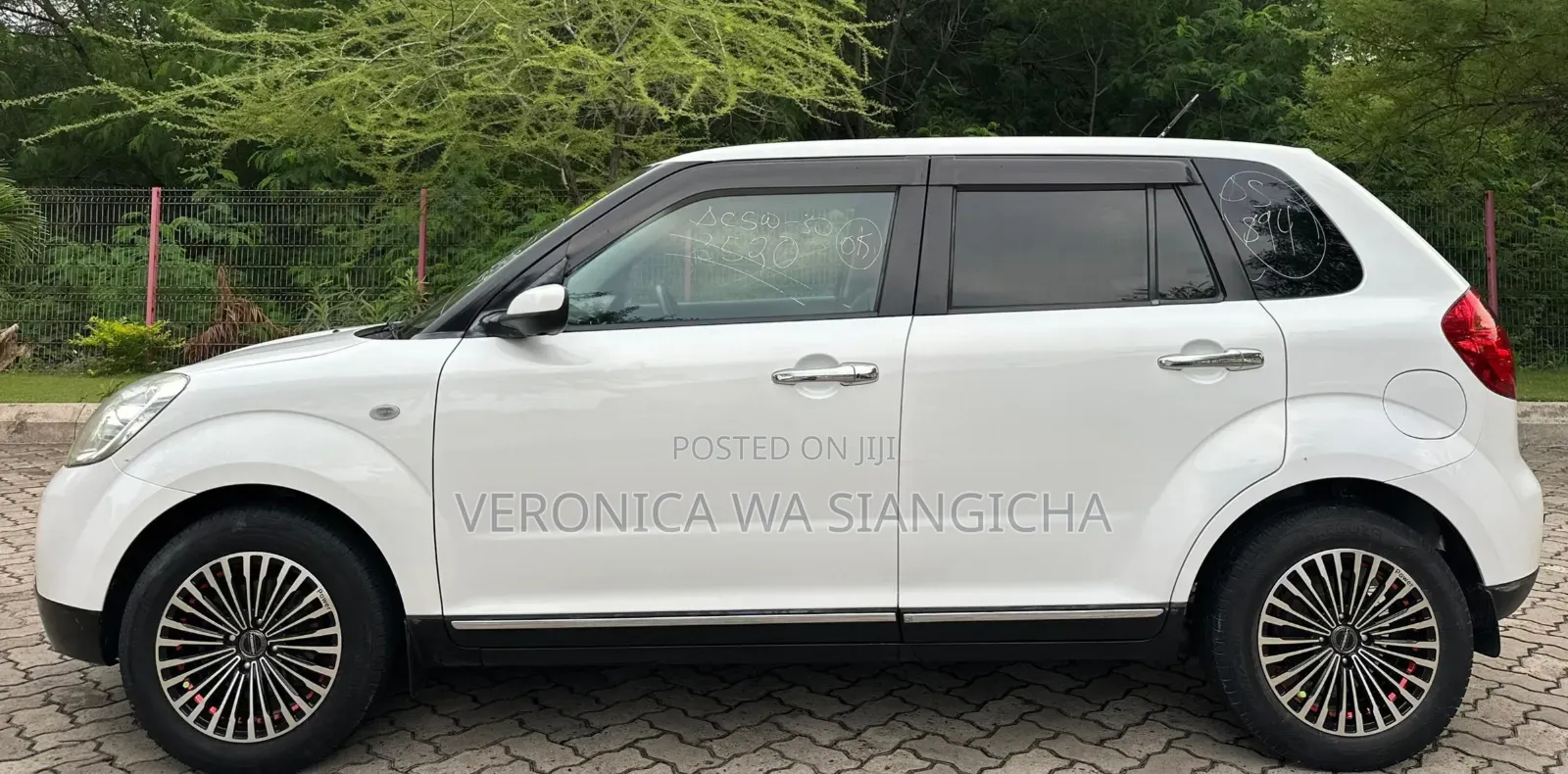 Mazda Verisa 2006