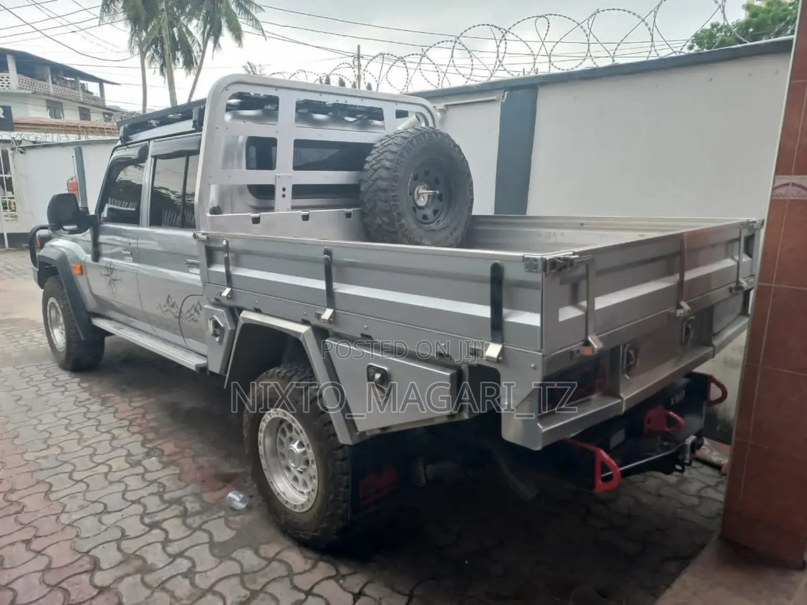 Toyota Land Cruiser 2023 Silver