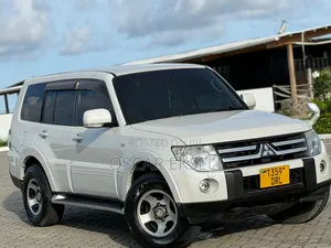 Mitsubishi Pajero 2008 White