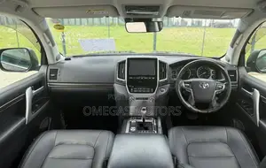 Toyota Land Cruiser 4.6 V8 GXR 2017 Black