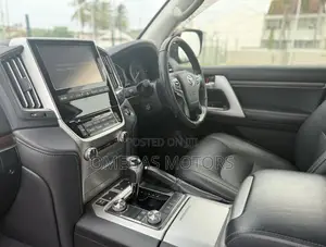 Toyota Land Cruiser 4.6 V8 GXR 2017 Black