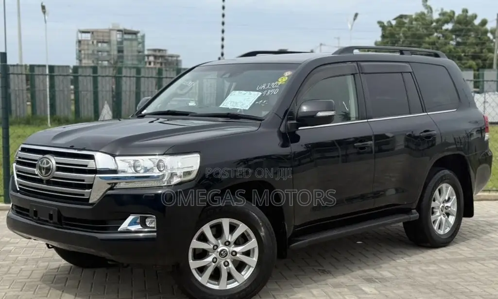 Toyota Land Cruiser 4.6 V8 GXR 2017 Black