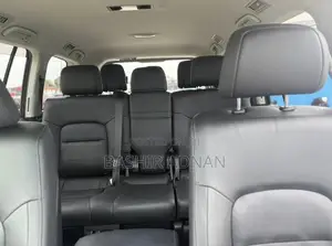 Toyota Land Cruiser 4.6 V8 AX 2017 Black