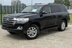 Toyota Land Cruiser 4.6 V8 AX 2017 Black